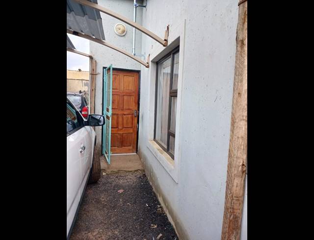 2 BEDROOM HOUSE FOR SALE IN PALM RIDGE EXT 2